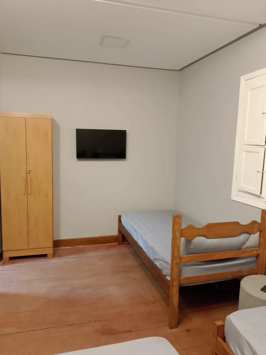 Quarto com acomodações na clínica de reabilitação em Barbacena